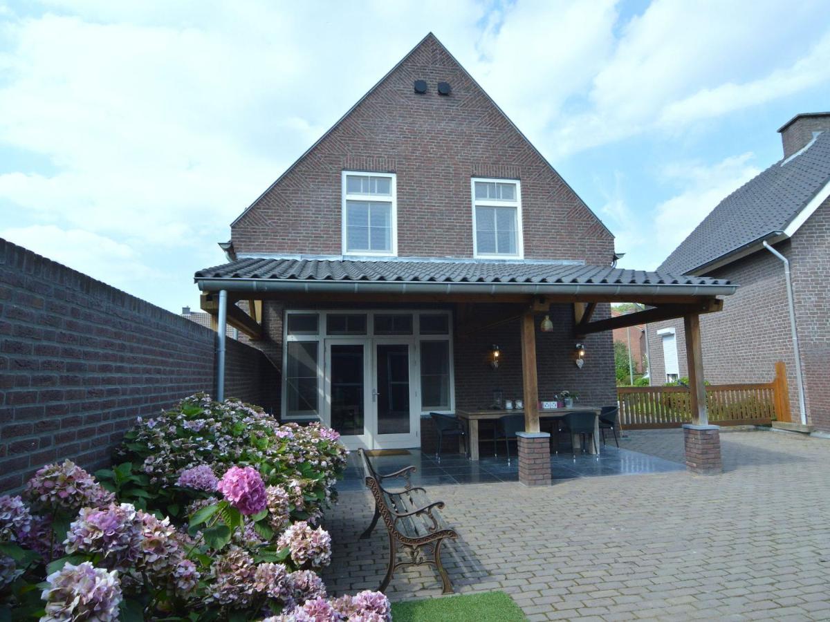 Luxury Apartment In Posterholt With A Terrace Exterior foto